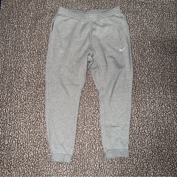 Nike Club Sweats - Picture 2 of 4